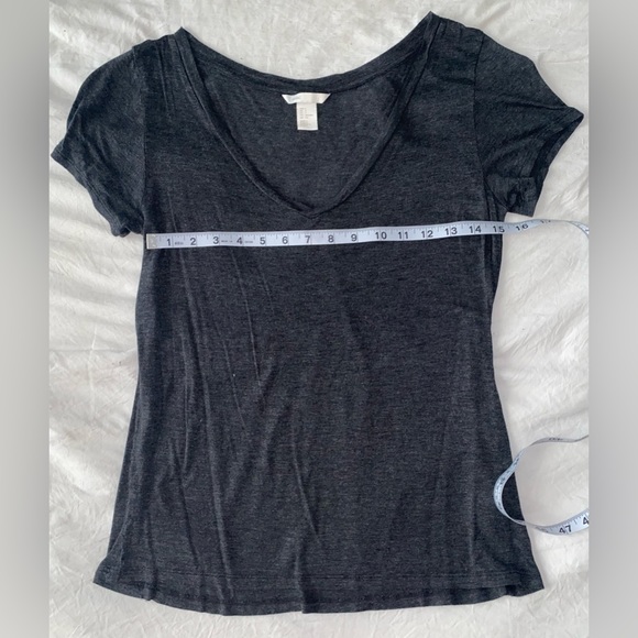 H&M V Neck Shirt - Picture 5 of 5